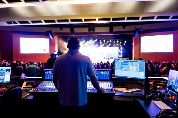 Crafting unforgettable events: design and production in paris