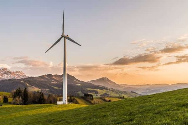 How Can UK Renewable Energy Companies Use Data Analytics to Optimize Operations?